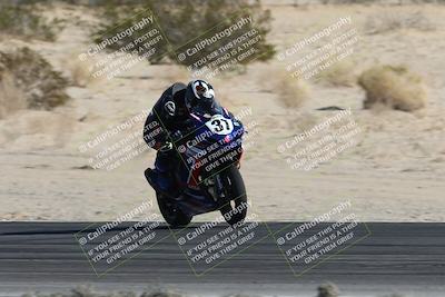 media/Dec-07-2025-CVMA (Sun) [[3e7d2de5dc]]/Race 8-Middleweight Shootout/